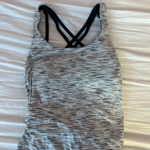 Lululemon Size 6 Tank Top - Picture 2 of 2